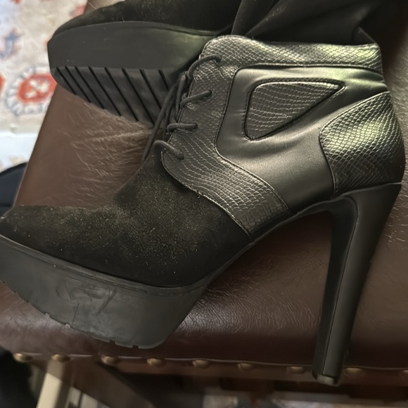 Jennifer lopez high knee boots - Picture 2 of 7